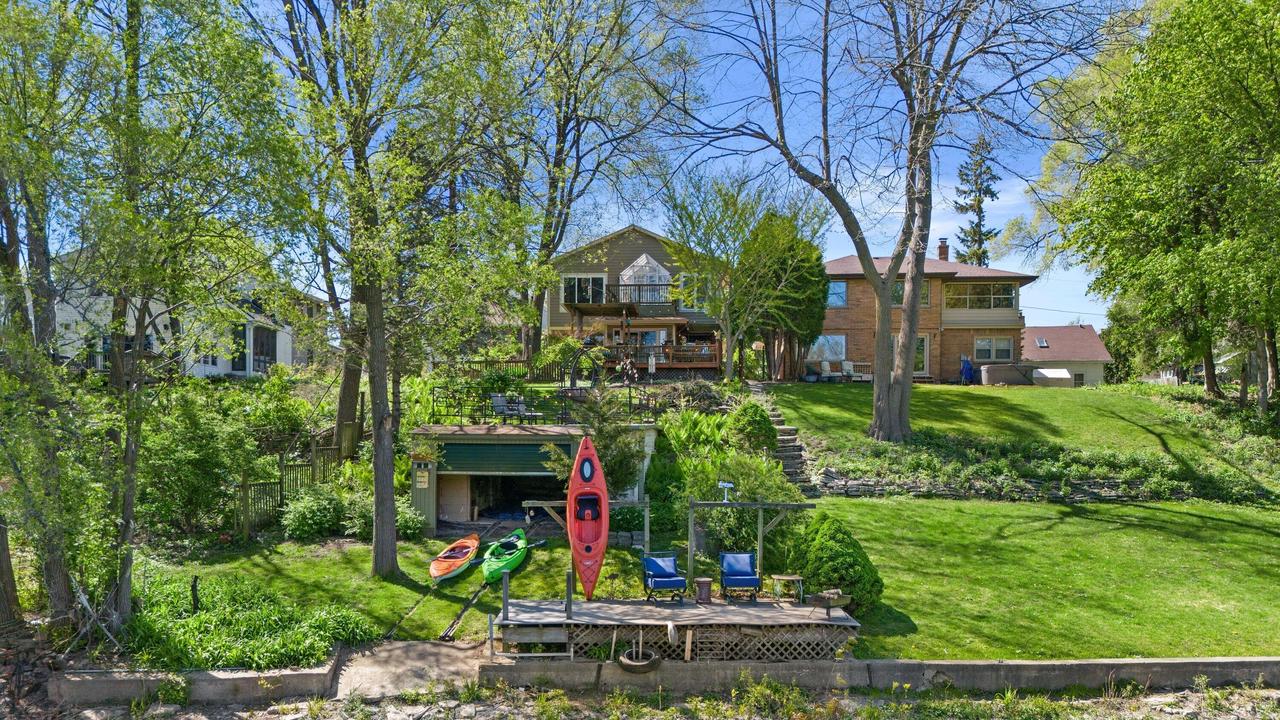 1008 W Eula Ct, Glendale, WI 53209