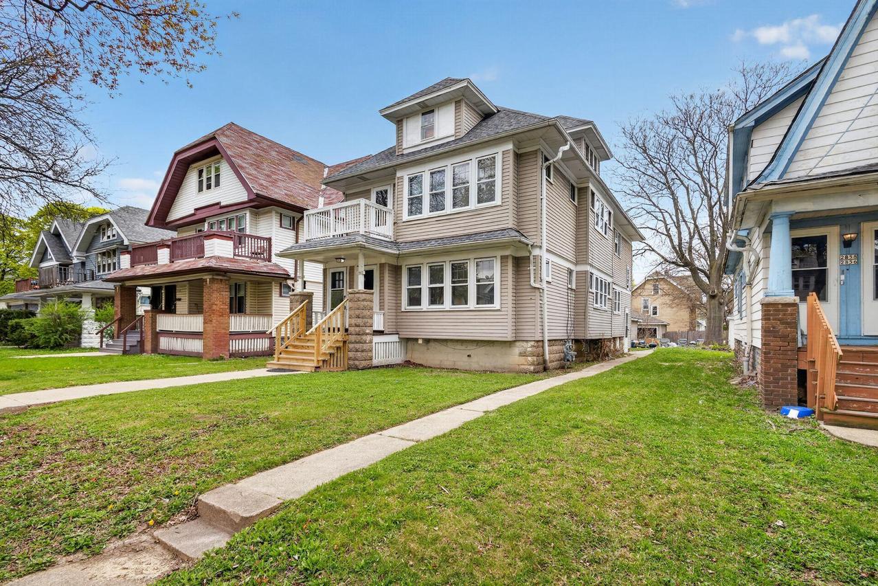 2862 N 48th St #2864, Milwaukee, WI 53210