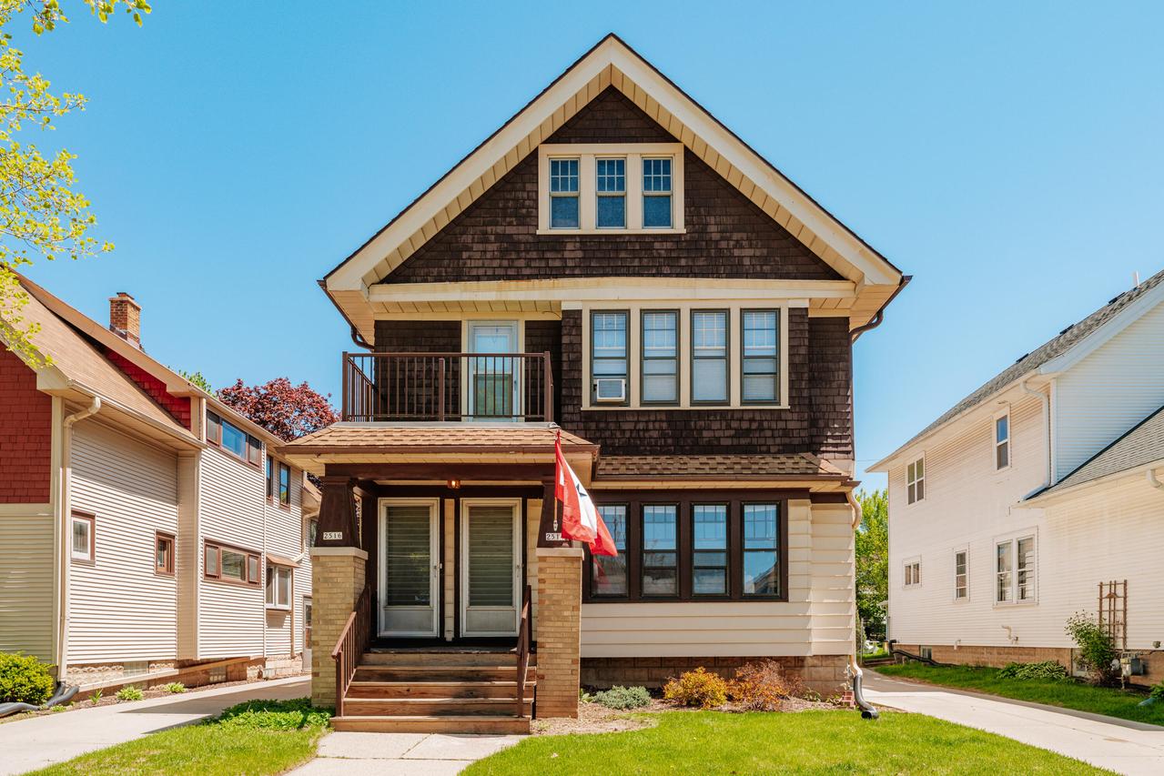 2514 N 67th St #2516, Wauwatosa, WI 53213