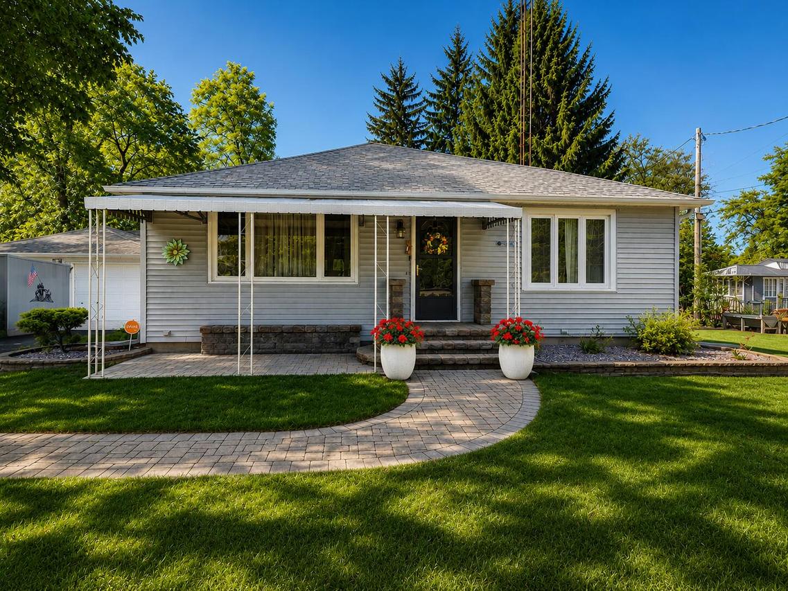 25730 93rd St, Salem Lakes, WI 53168