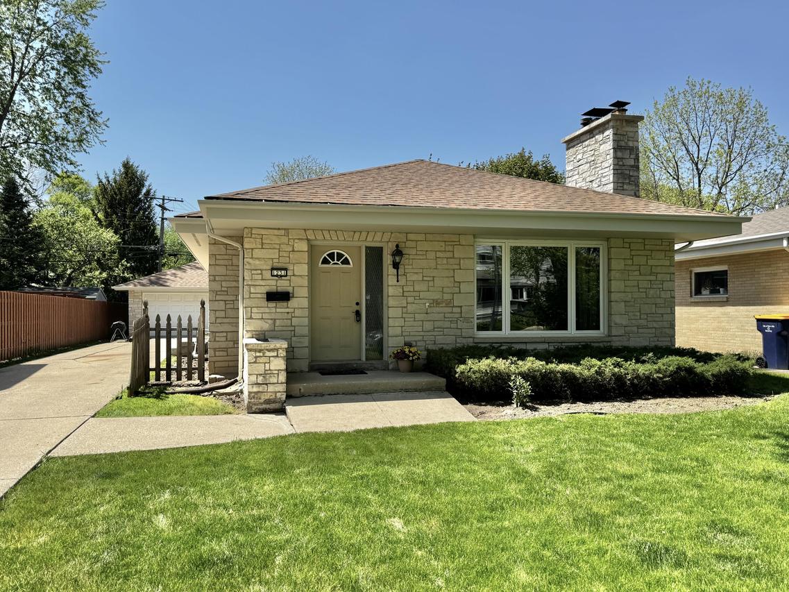 1231 S 118th St, West Allis, WI 53214