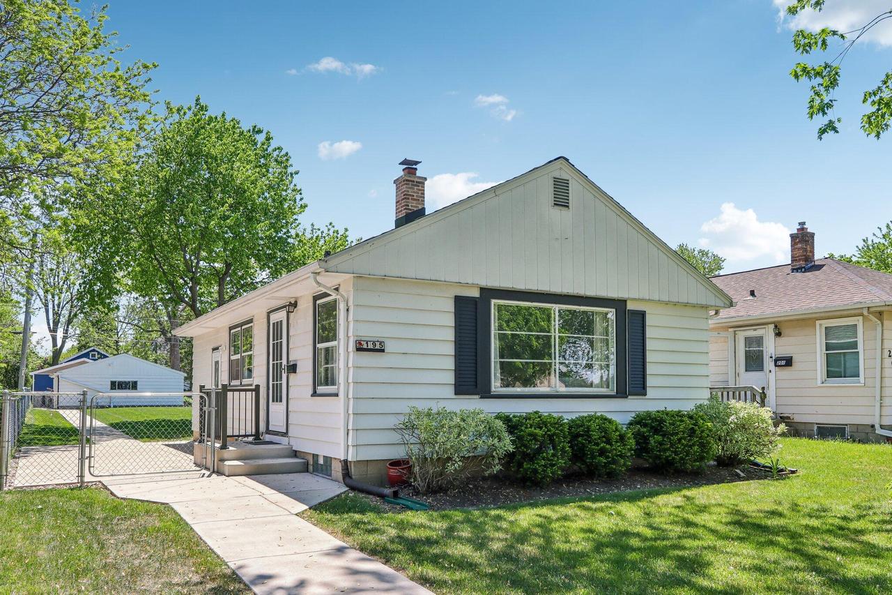 195 W Warnimont Ave, Milwaukee, WI 53207
