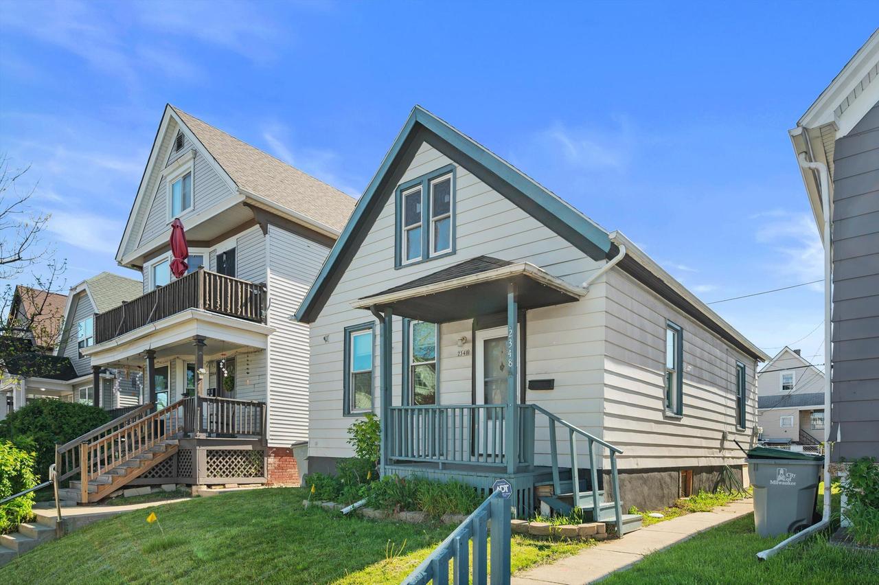 2348 S 16th St, Milwaukee, WI 53215
