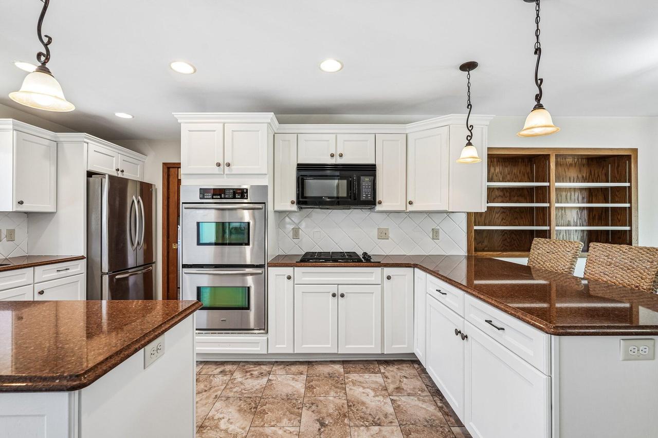 N61W29595 S Woodfield Rd, Merton, WI 53029