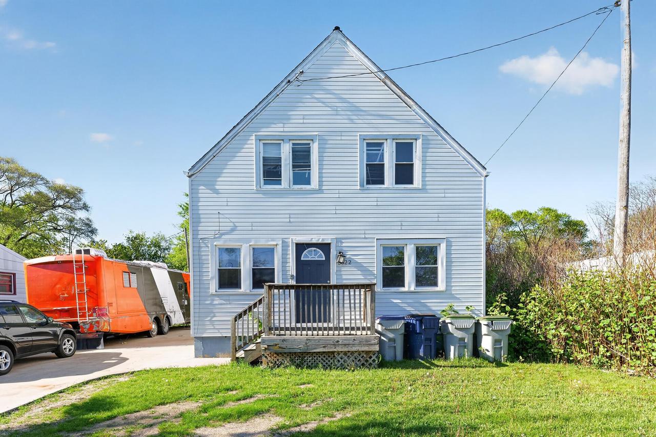 5622 W Mill Rd, Milwaukee, WI 53218