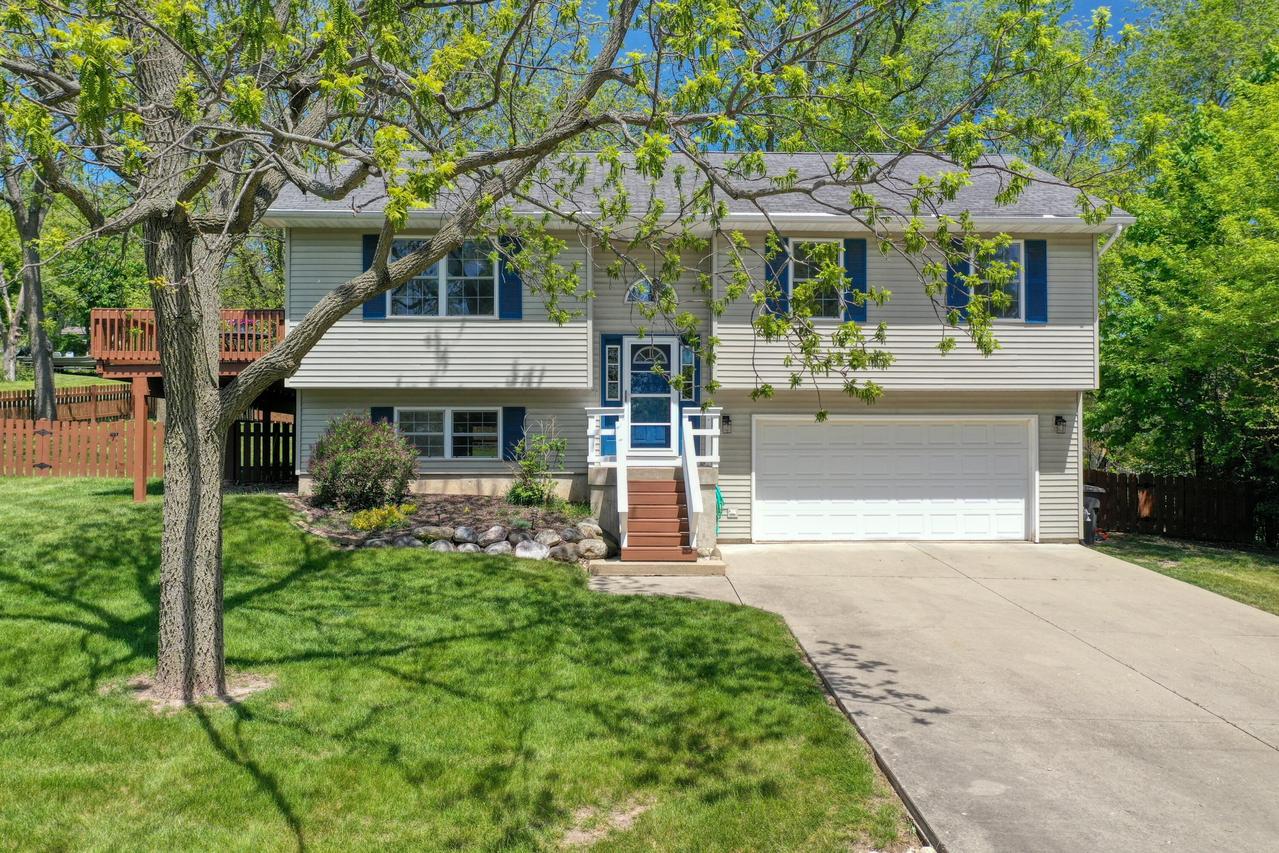 W3482 Washington Dr, Geneva, WI 53147