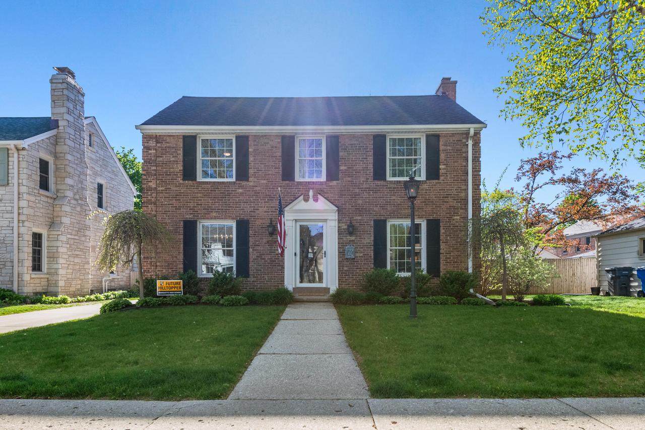 4635 N Wildwood Ave, Whitefish Bay, WI 53211