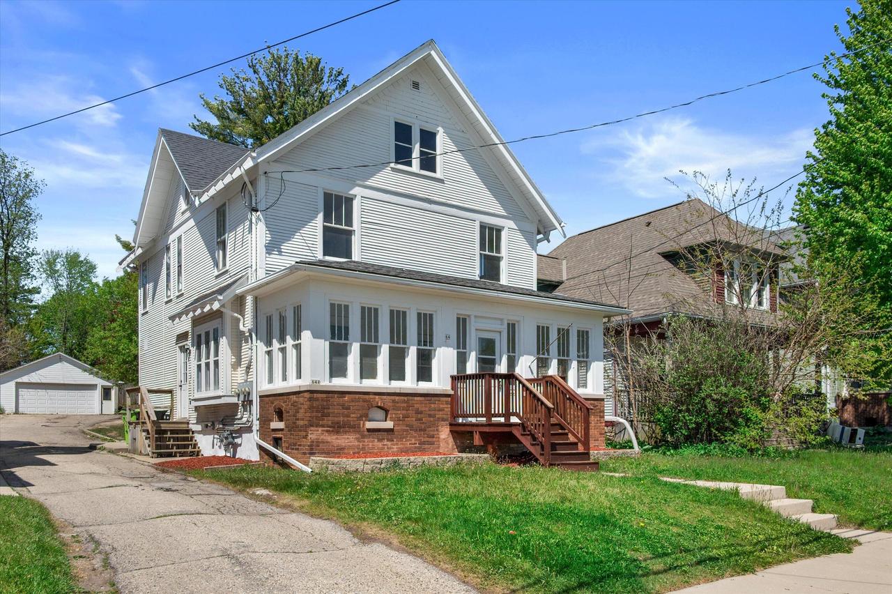64 Union St, Hartford, WI 53027