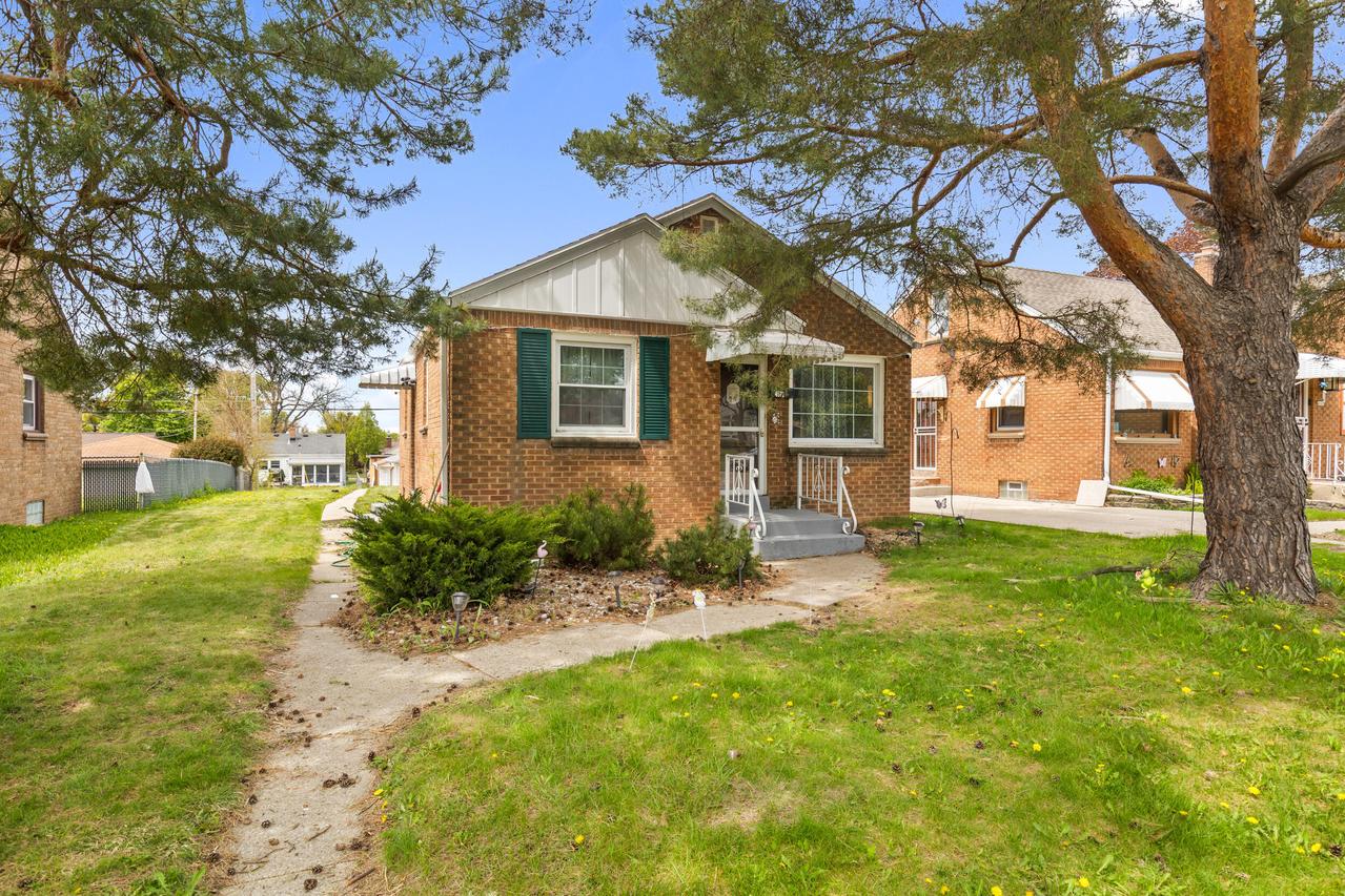 4571 S Howell Ave, Milwaukee, WI 53207