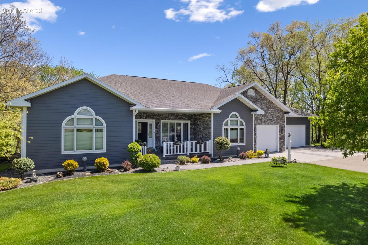 7186 Icehouse Ave, Sparta, WI 54656