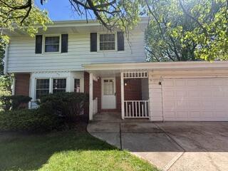 S71W17273 Pleasantview Dr, Muskego, WI 53150