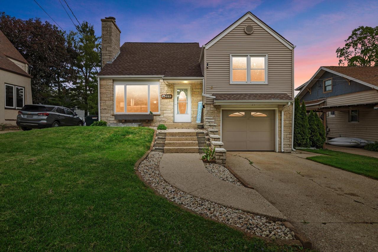 613 Parish St, Delavan, WI 53115