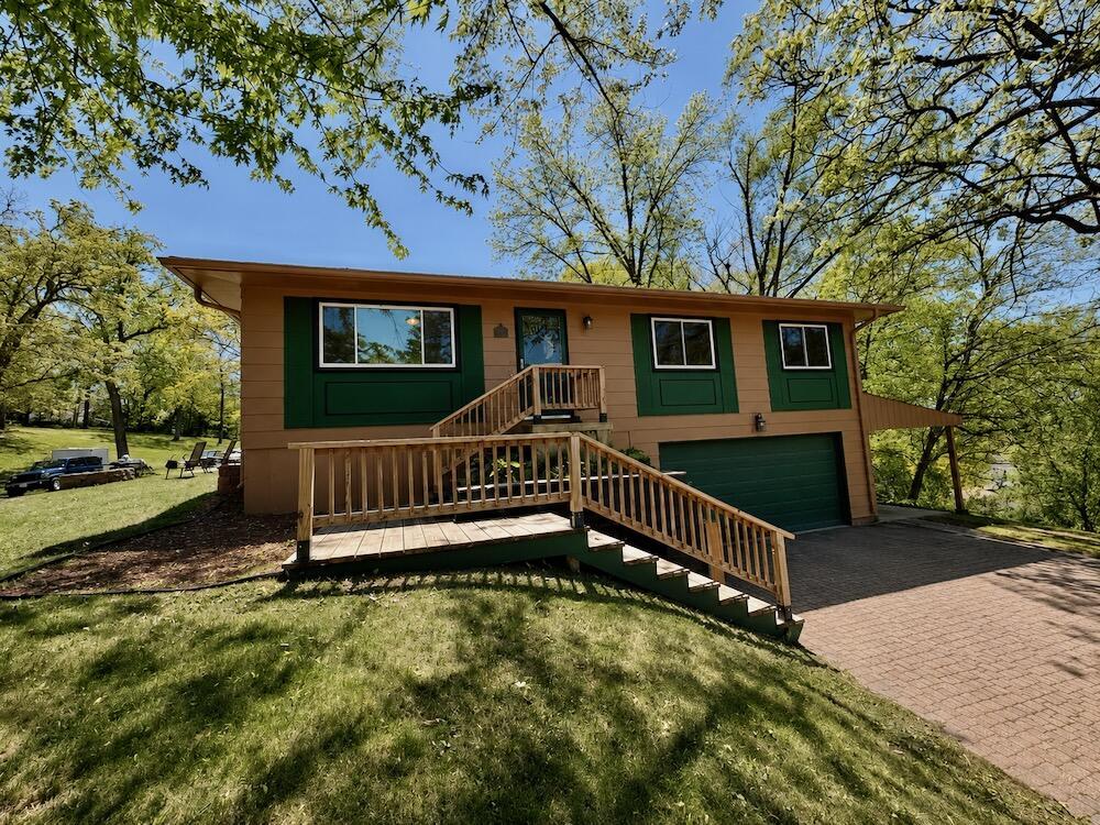 29941 Greenleaf Dr, Burlington, WI 53105