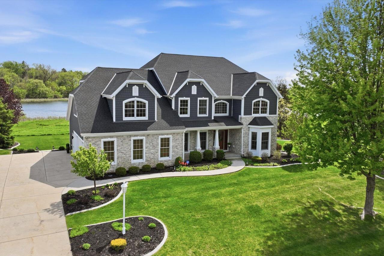 N57W34997 Pondview Ln, Oconomowoc, WI 53066