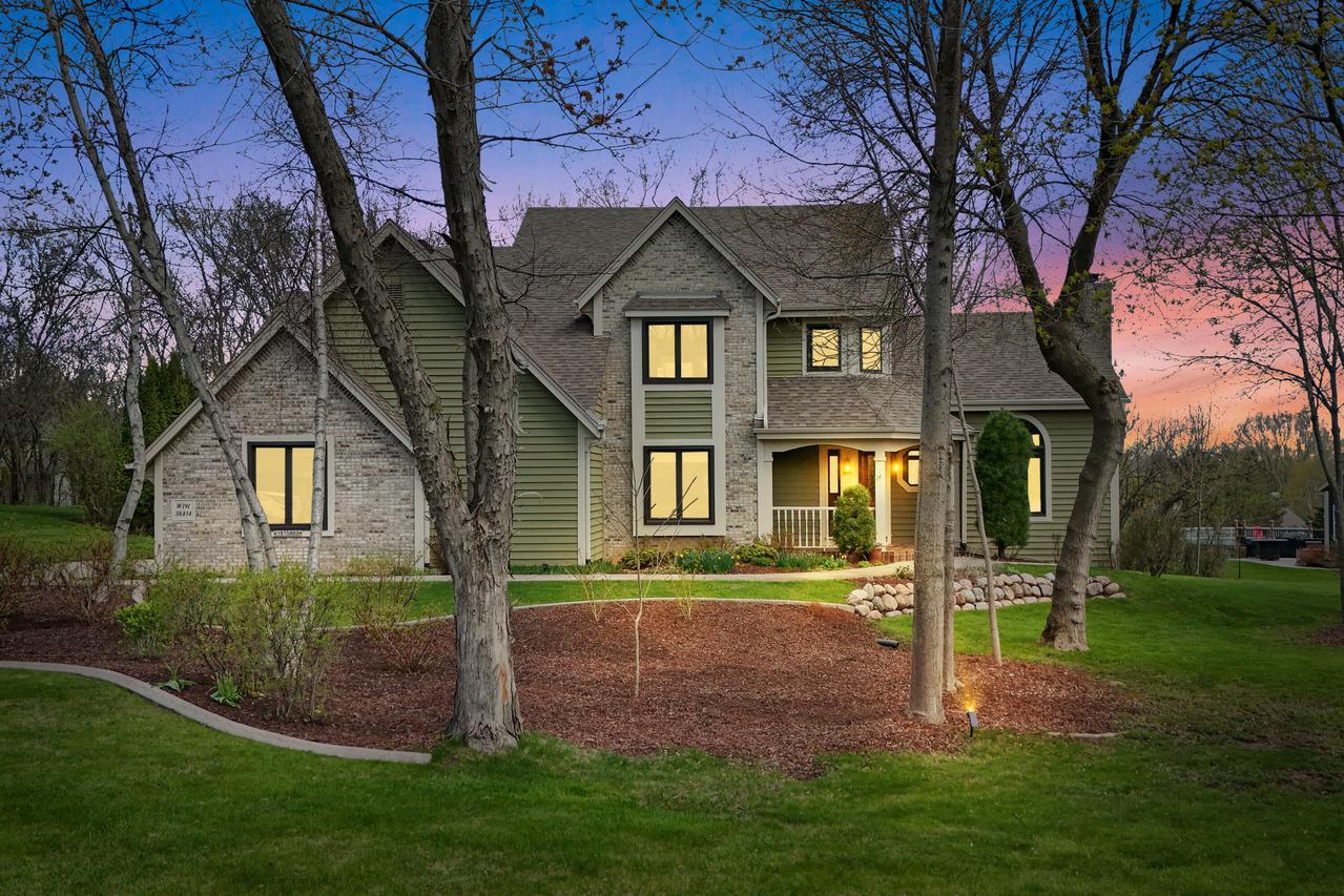 W191S6834 Bluegrass Dr, Muskego, WI 53150