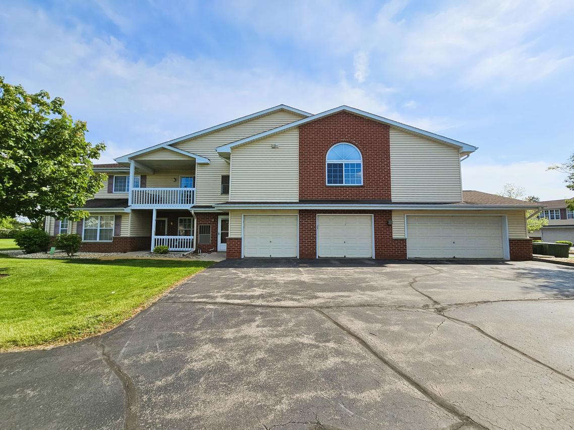 24961 87th St #6, Salem Lakes, WI 53168