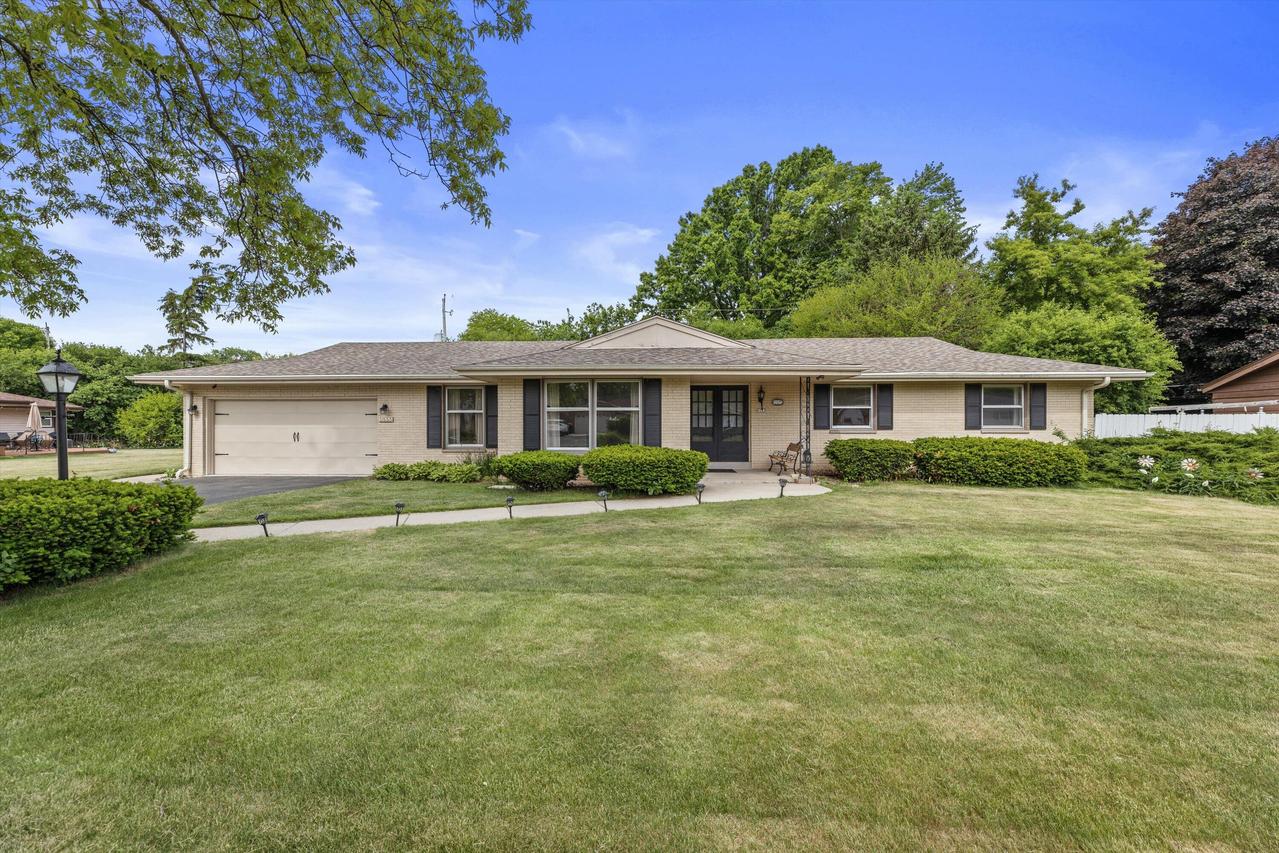 9133 N Silver Brook, Brown Deer, WI 53223