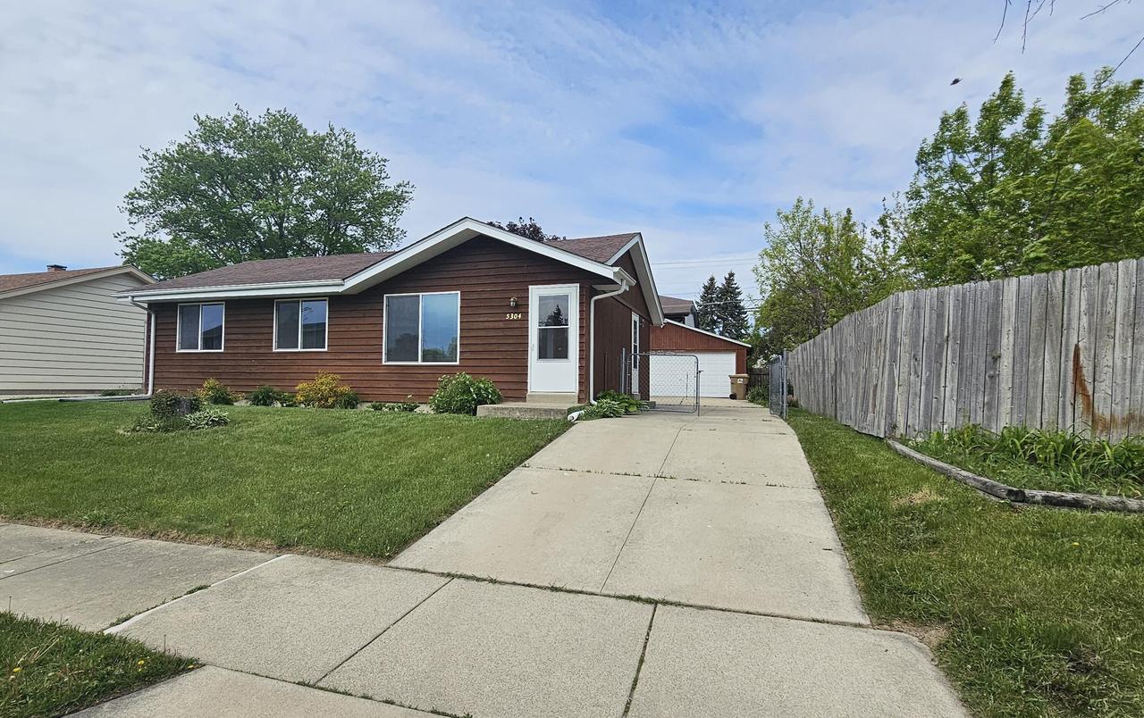5304 58th Ave, Kenosha, WI 53144