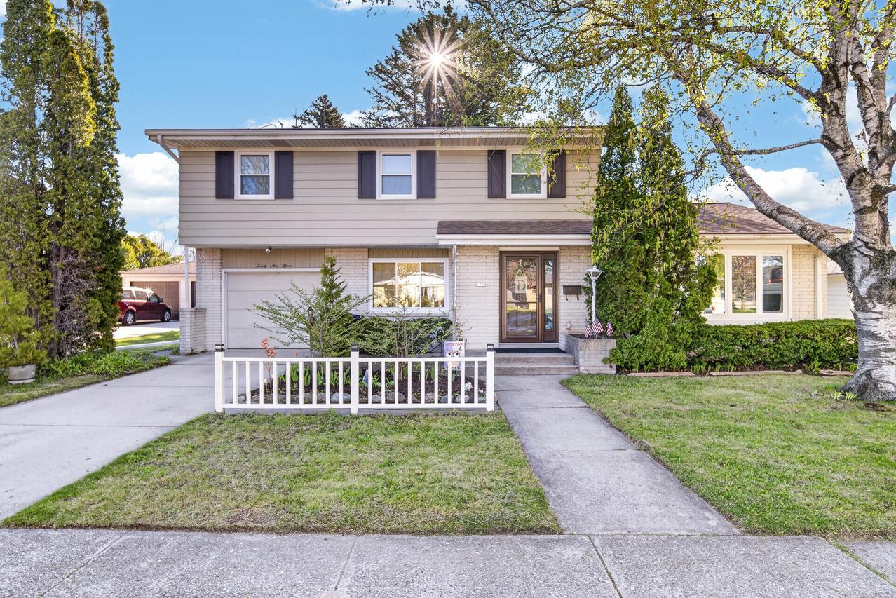 2915 S 16th St, Sheboygan, WI 53081