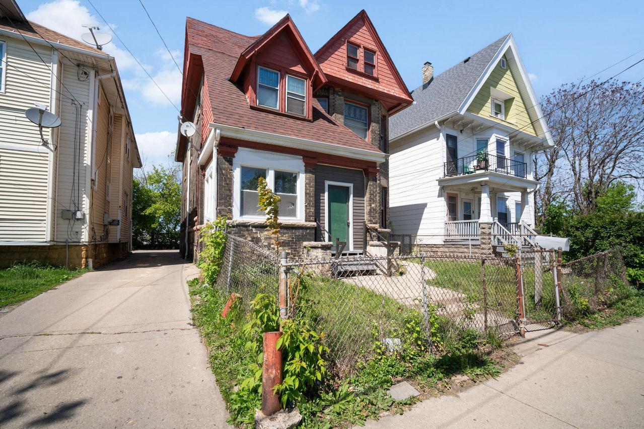 2000 W Pierce St, Milwaukee, WI 53204