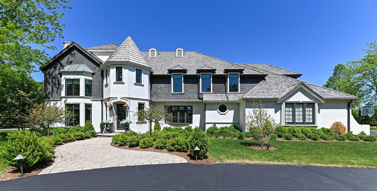 134 E Trillium Ct, Mequon, WI 53092