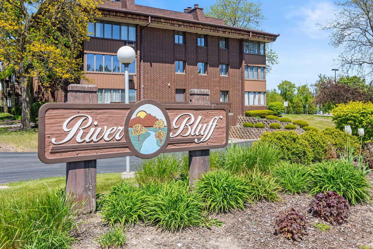 N84W15750 Ridge Rd #105, Menomonee Falls, WI 53051