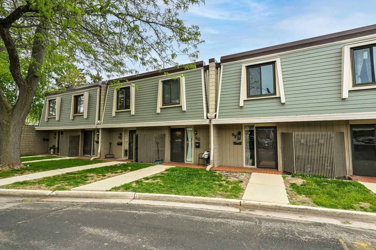 3333 5th Ave #6F, South Milwaukee, WI 53172