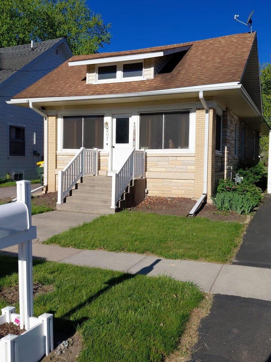 207 West St, Wonewoc, WI 53968