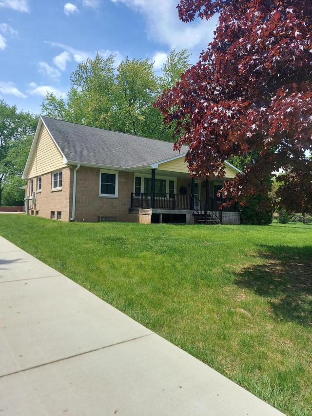 2413 S Brookland Rd, New Berlin, WI 53151