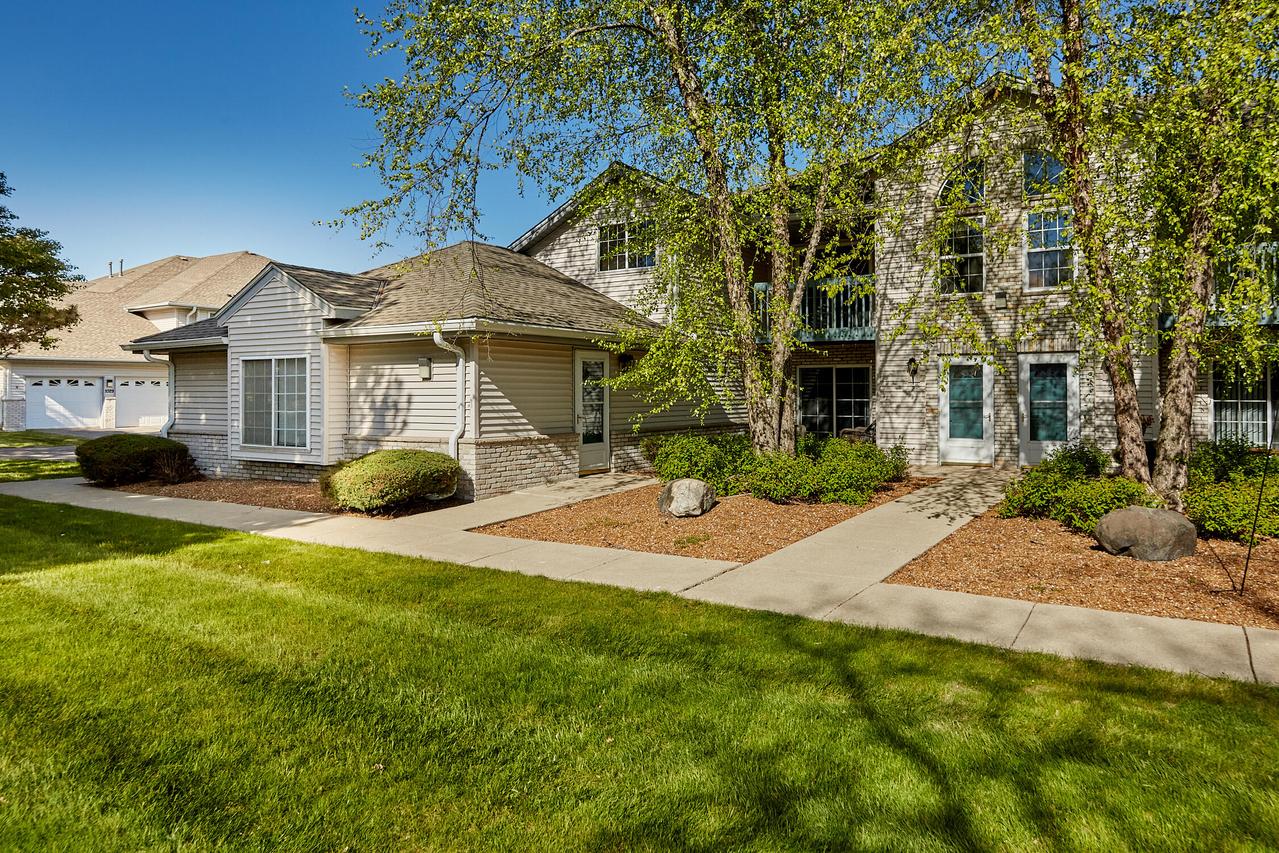 1035 Guthrie Rd #1, Waukesha, WI 53186