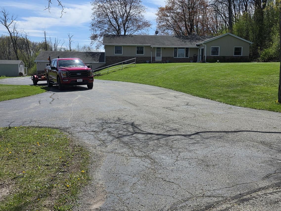S53W24945 Glendale Rd, Waukesha, WI 53189