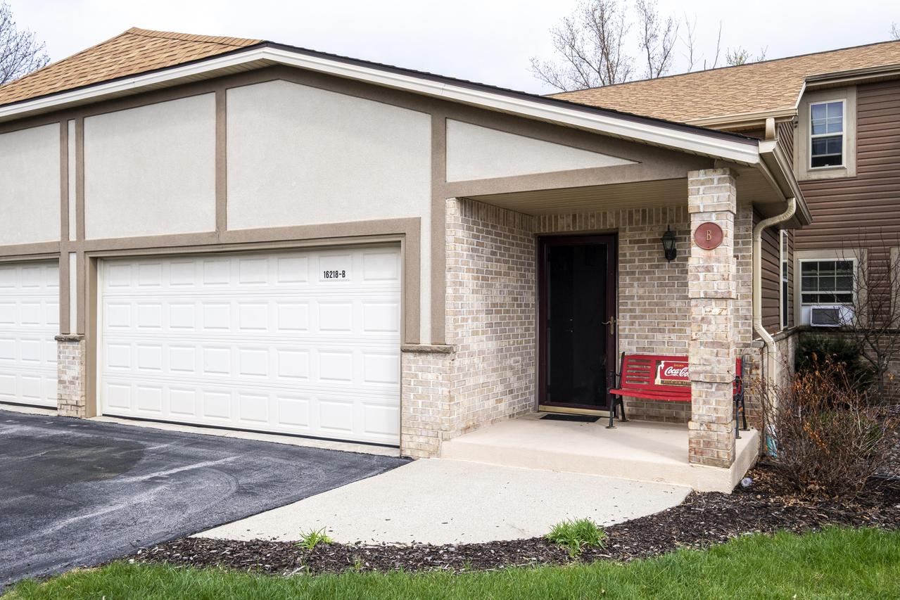 N113W16218 Sylvan Cir #B-18, Germantown, WI 53022