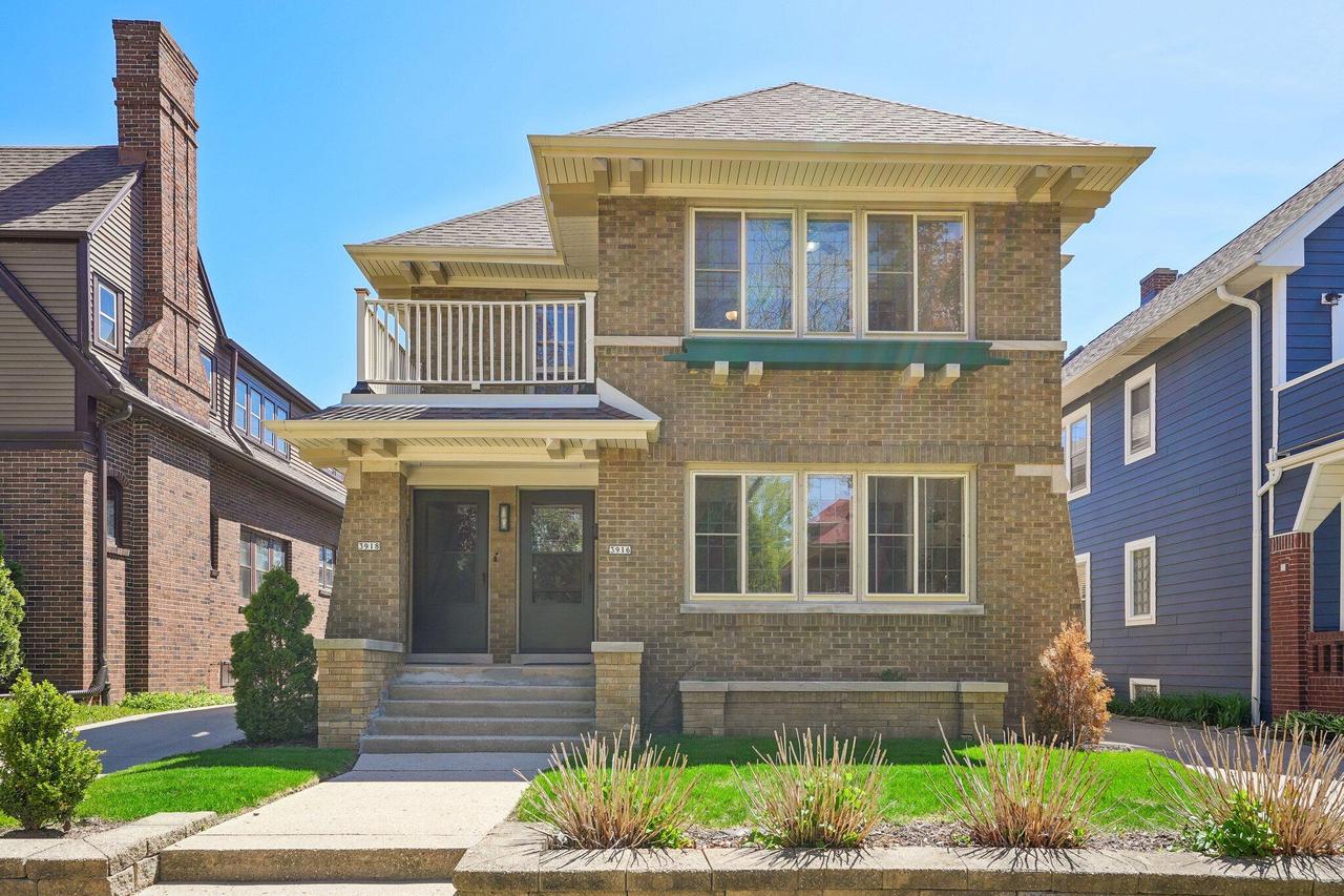 3916 N Farwell Ave #3918, Shorewood, WI 53211