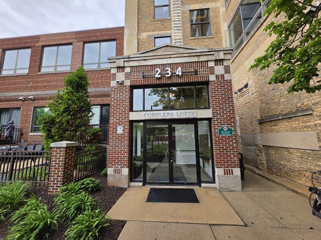234 E Reservoir Ave. #404, Milwaukee, WI 53212