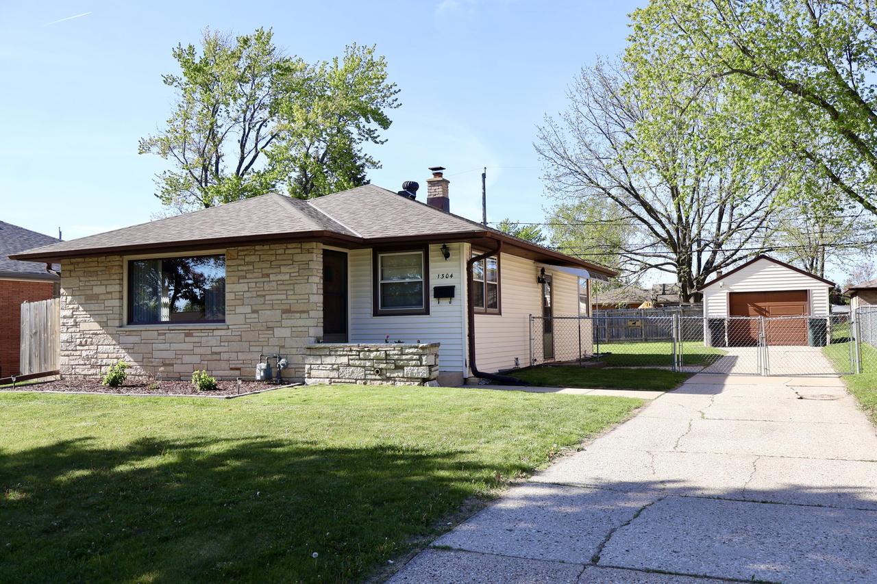 1304 Manistique Ave, South Milwaukee, WI 53172