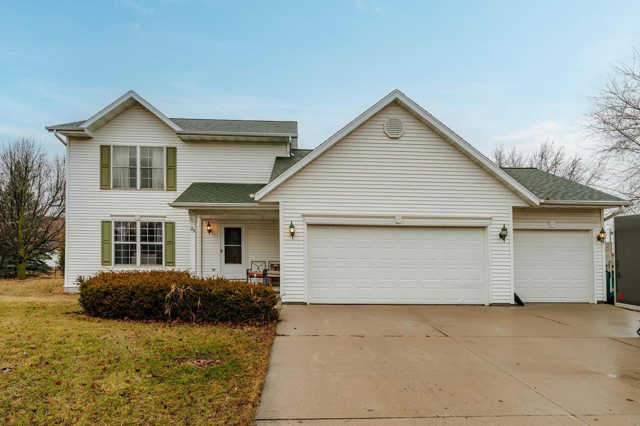 25 Pennycress Ct, Fond Du Lac, WI 54935