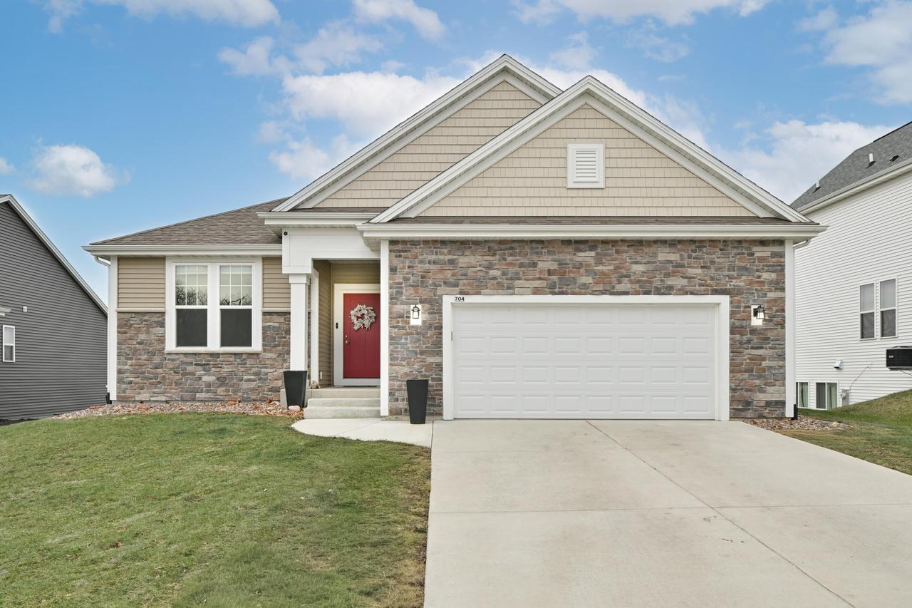 704 River Ridge, Waterford, WI 53185