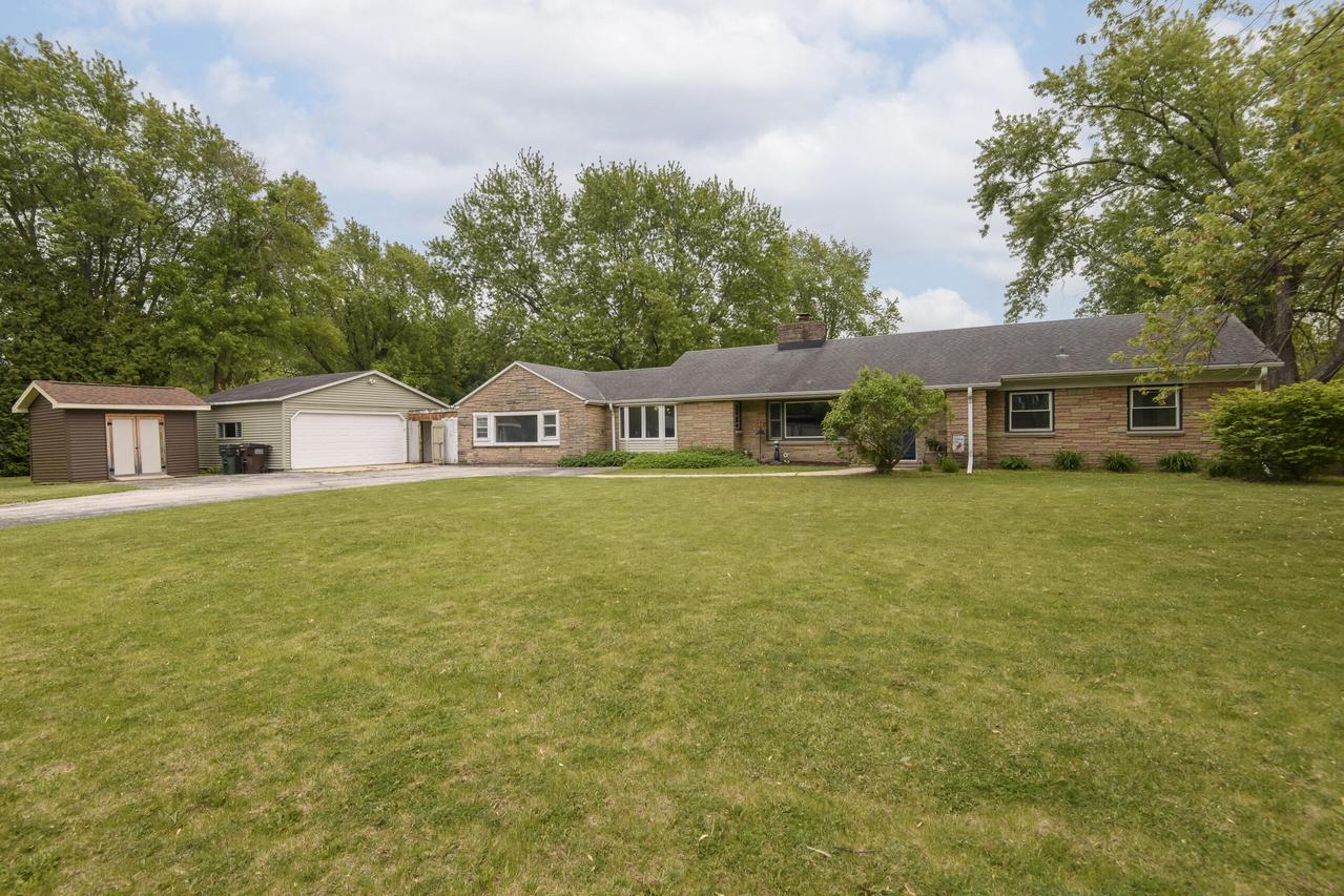 13715 W Cardinal Pkwy, New Berlin, WI 53151