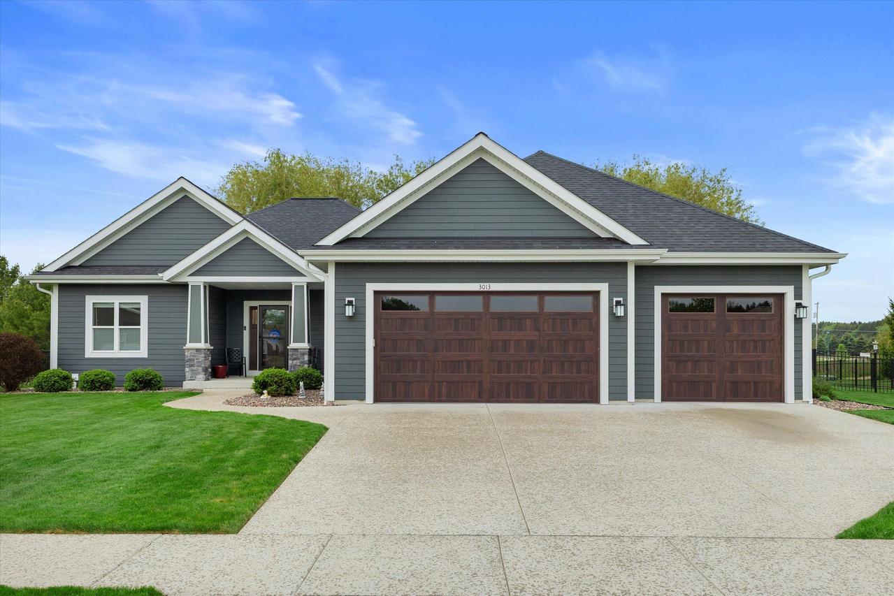 3013 Crosswinds Dr, Mount Pleasant, WI 53403
