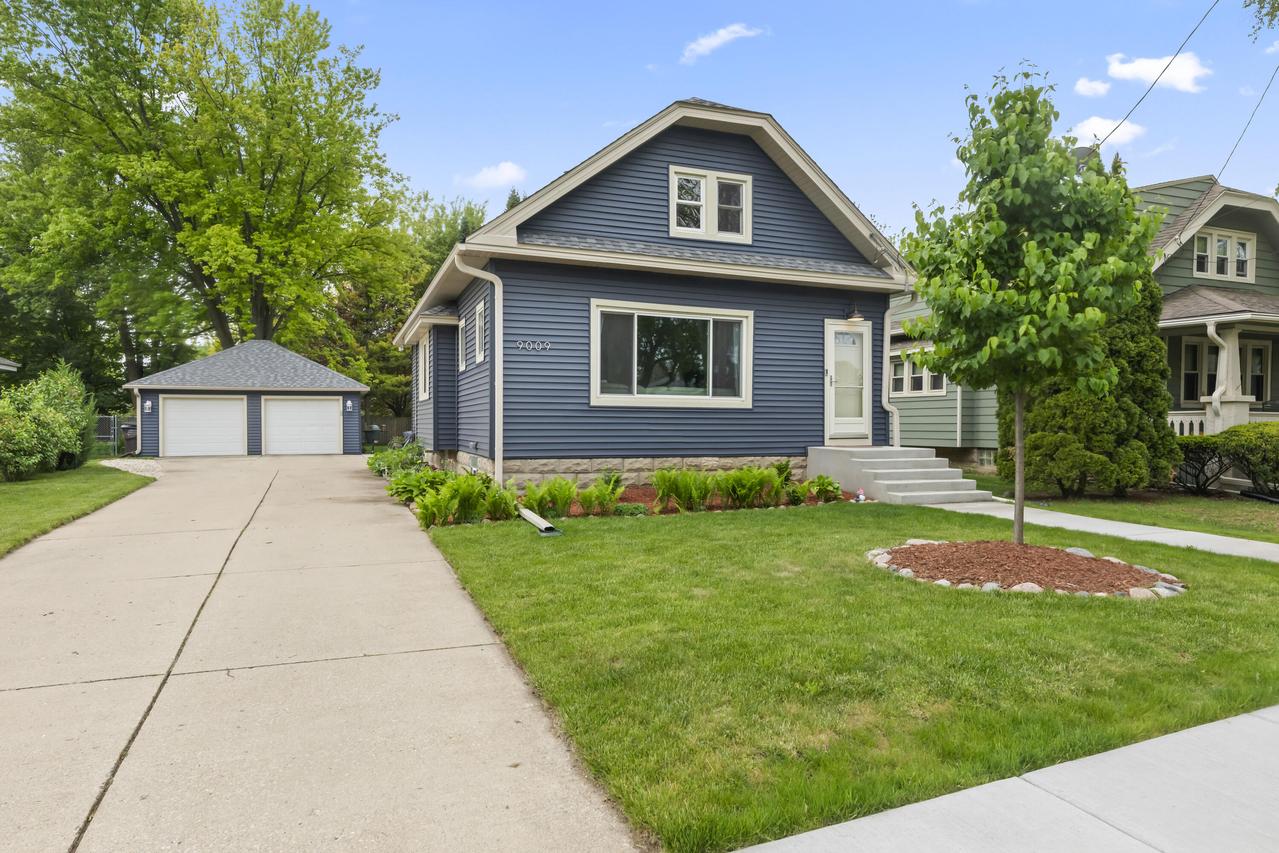 9009 W Cold Spring, Greenfield, WI 53228