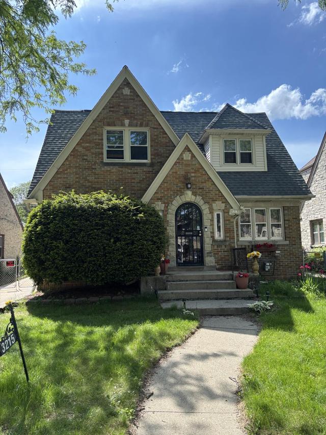 3215 N 47th St, Milwaukee, WI 53216