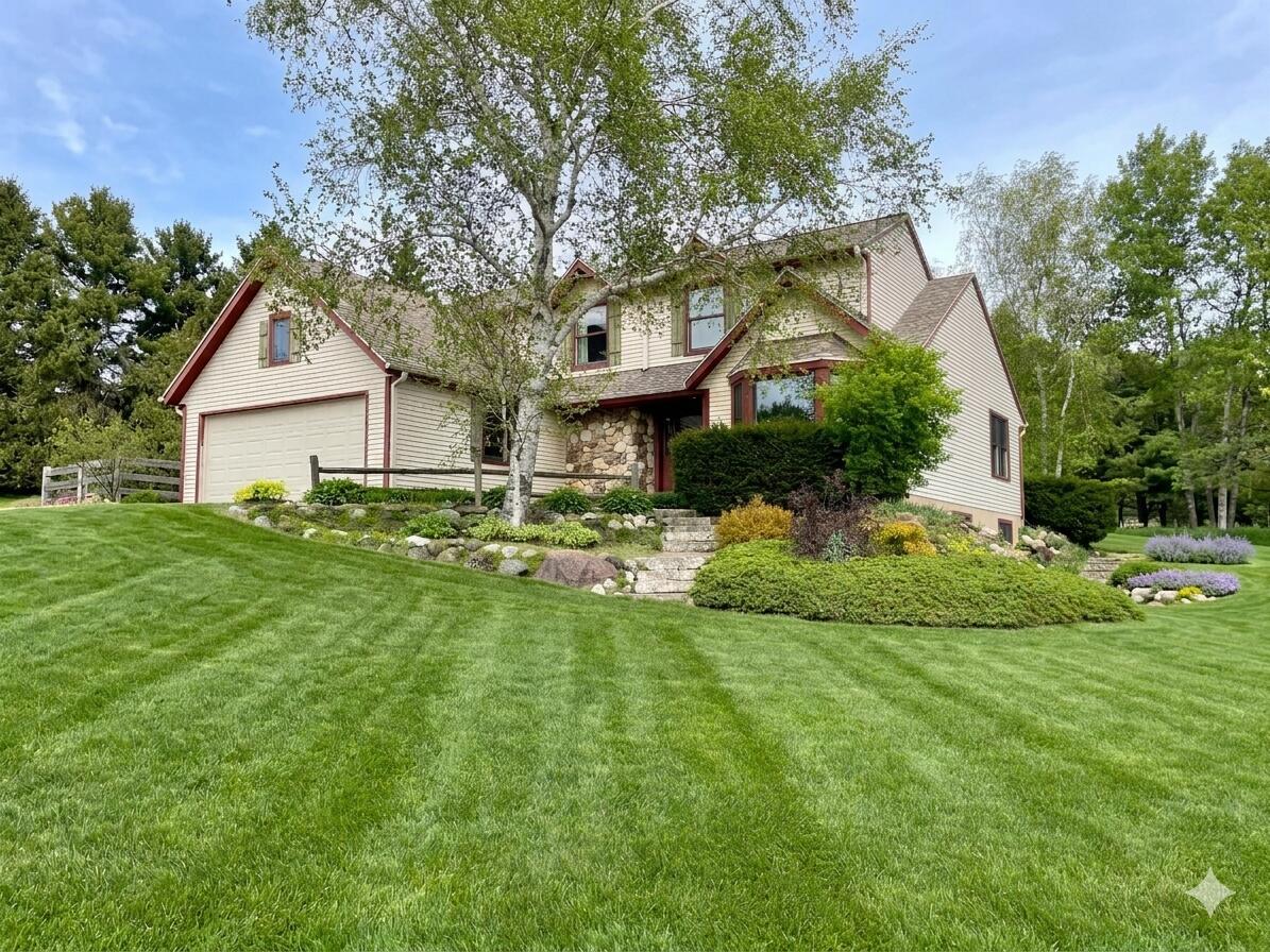 W297S3240 Boettcher Rd, Genesee, WI 53189