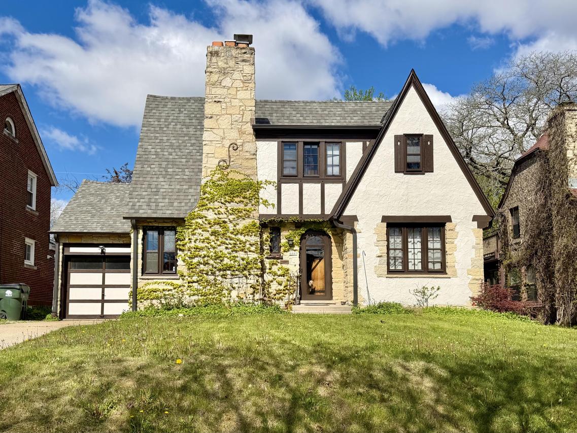 4441 N Maryland Ave, Shorewood, WI 53211