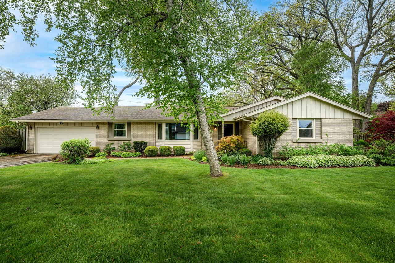 1613 September Dr, Caledonia, WI 53402