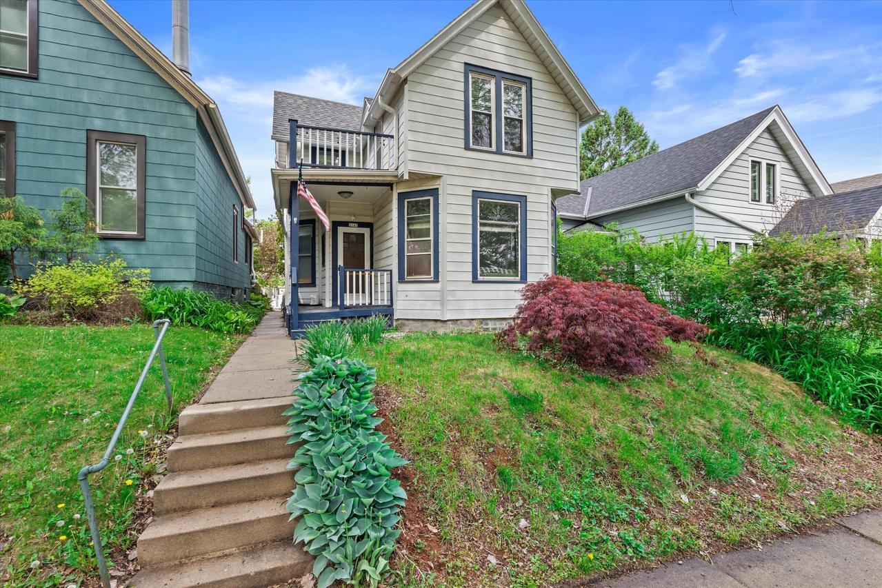 2147 S Mound St #A, Milwaukee, WI 53207