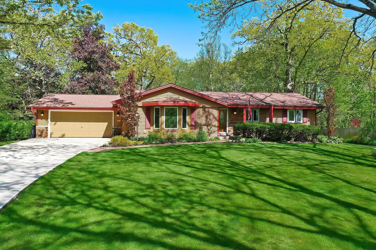 28511 Ray Dr, Waterford, WI 53185