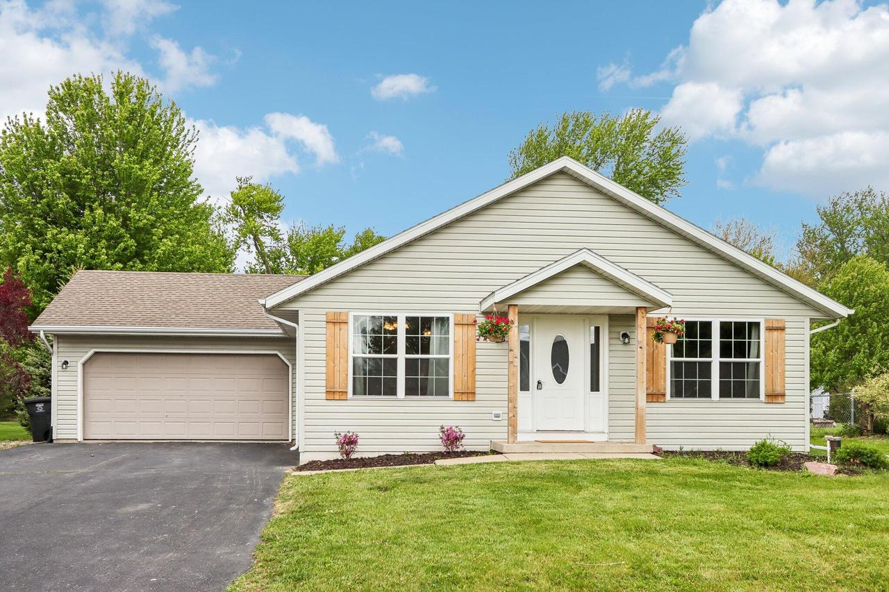 W5640 Babcock Rd, Sugar Creek, WI 53121