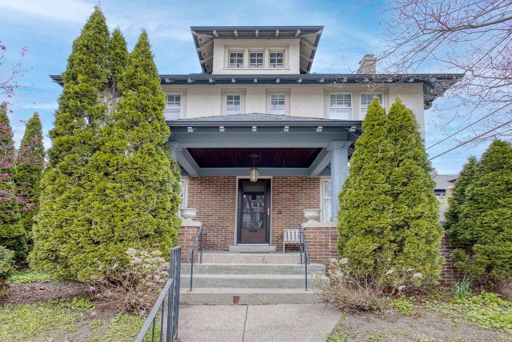2312 E Linnwood Ave, Milwaukee, WI 53211