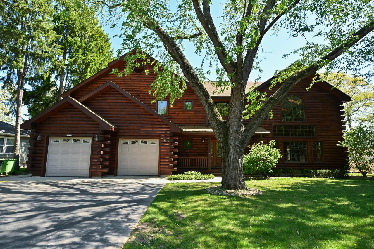 29221 Elm Island, Waterford, WI 53185