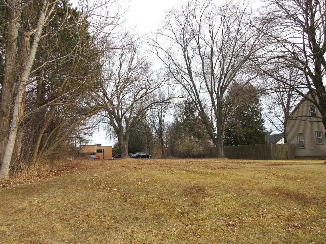 2918 Superior Ave, Sheboygan, WI 53081